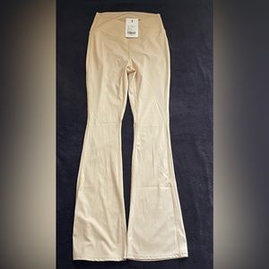 Women’s yoga pants size M